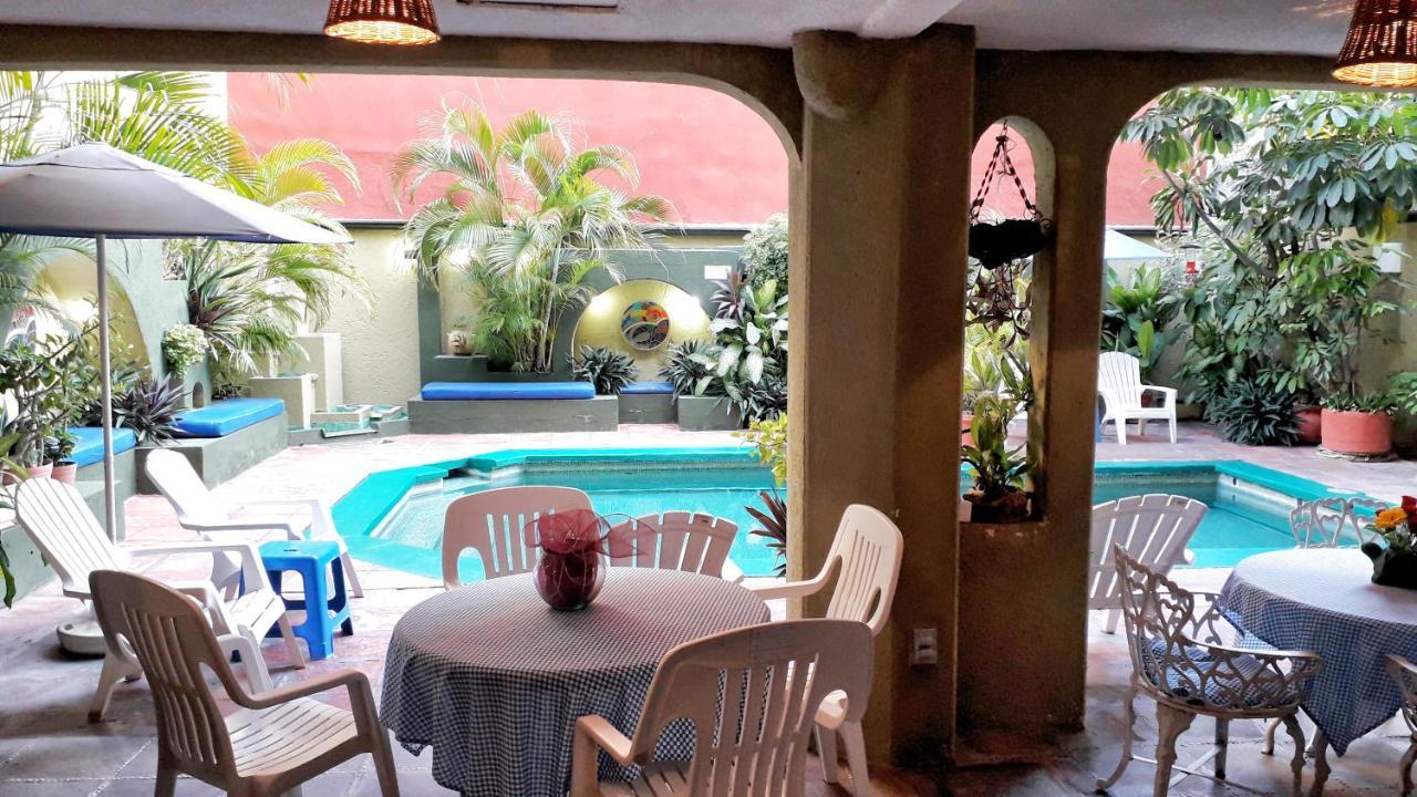 Solimar Inn Suites Zihuatanejo Ngoại thất bức ảnh